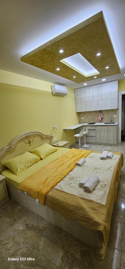Ekonomic Apartmani Golubovci Exterior photo
